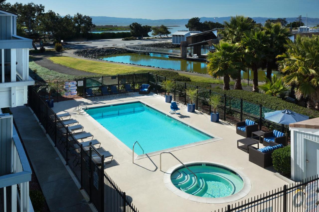  | The Marina Inn on San Francisco Bay