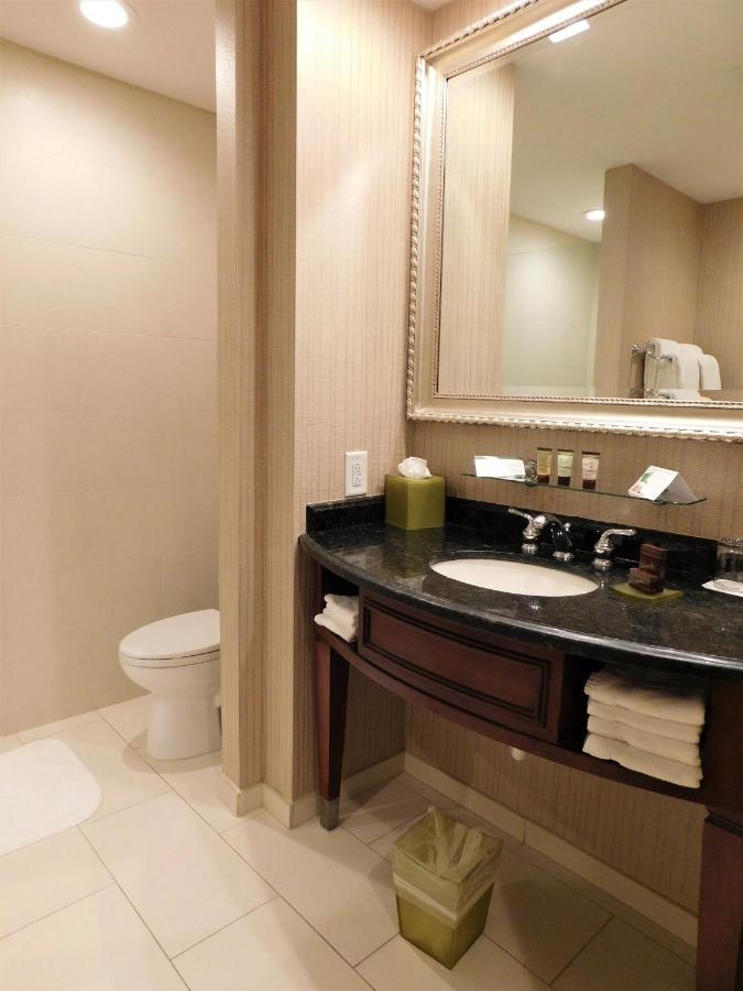 King Room at Town & Country Inn and Suites