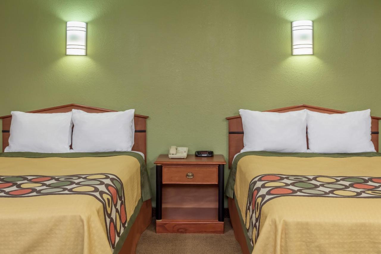 Deluxe Double Suite - Non-Smoking at Knights Inn Franklin Ave Waco