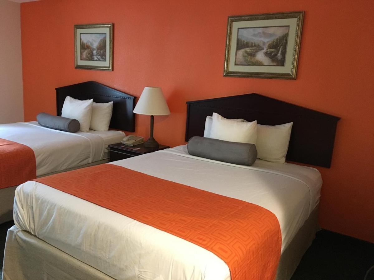 Queen Room with Two Queen Beds - Non-Smoking at Howard Johnson by Wyndham Houma