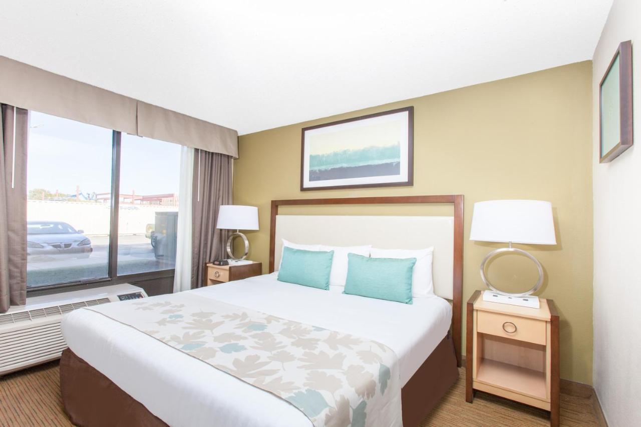 King Room - Disability Access - Non-Smoking at Hawthorn Suites by Wyndham Midwest City Tinker AFB