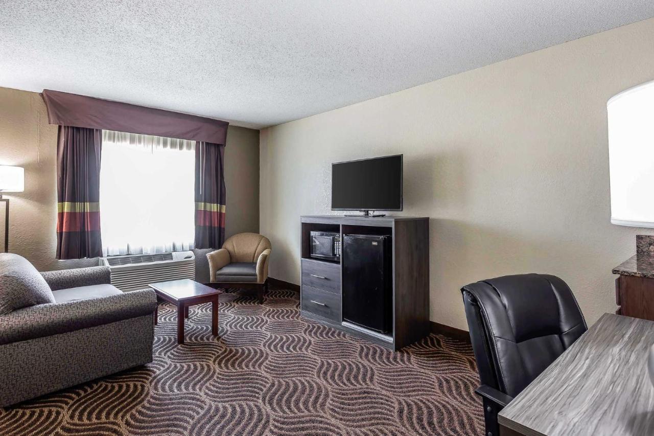 King Suite with Sofa Bed - Non-Smoking at Quality Inn & Suites Salisbury South