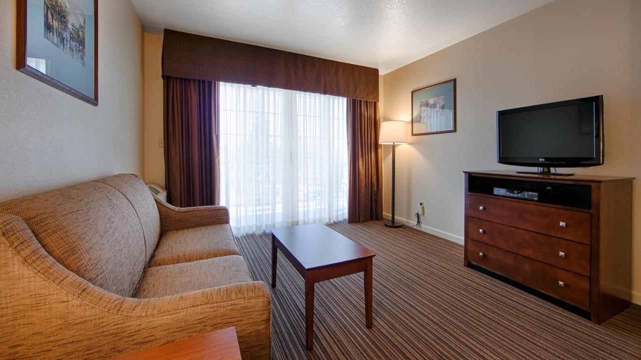 King Suite at Best Western Capital City Inn
