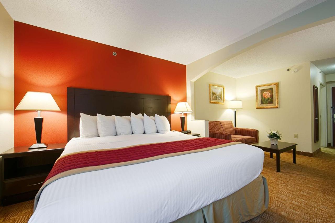 King Suite with Sofa Bed - Non-Smoking at Best Western Hiram Inn & Suites