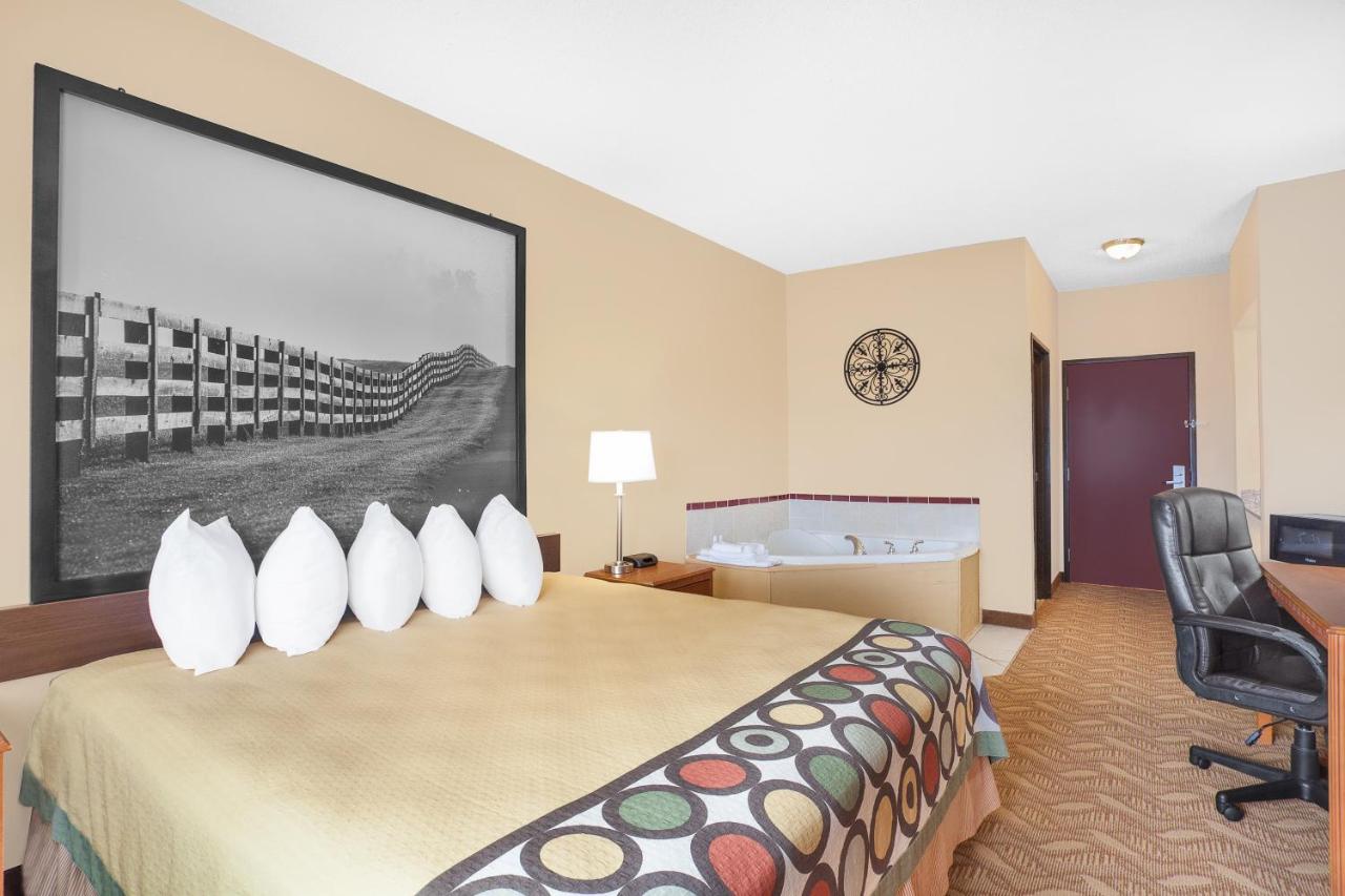 Deluxe King Suite at Super 8 by Wyndham Central City