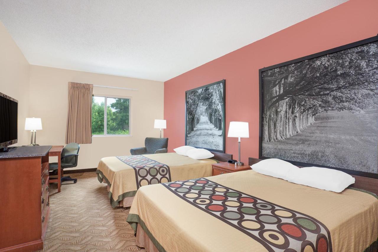 Family Double Room at Super 8 by Wyndham Central City