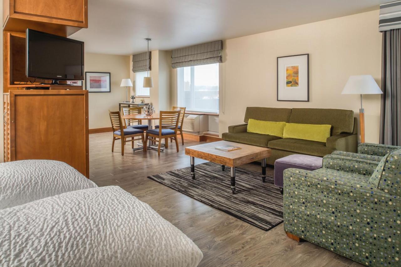 King Suite with Sofa Bed at Staypineapple, Watertown Hotel, University District Seattle