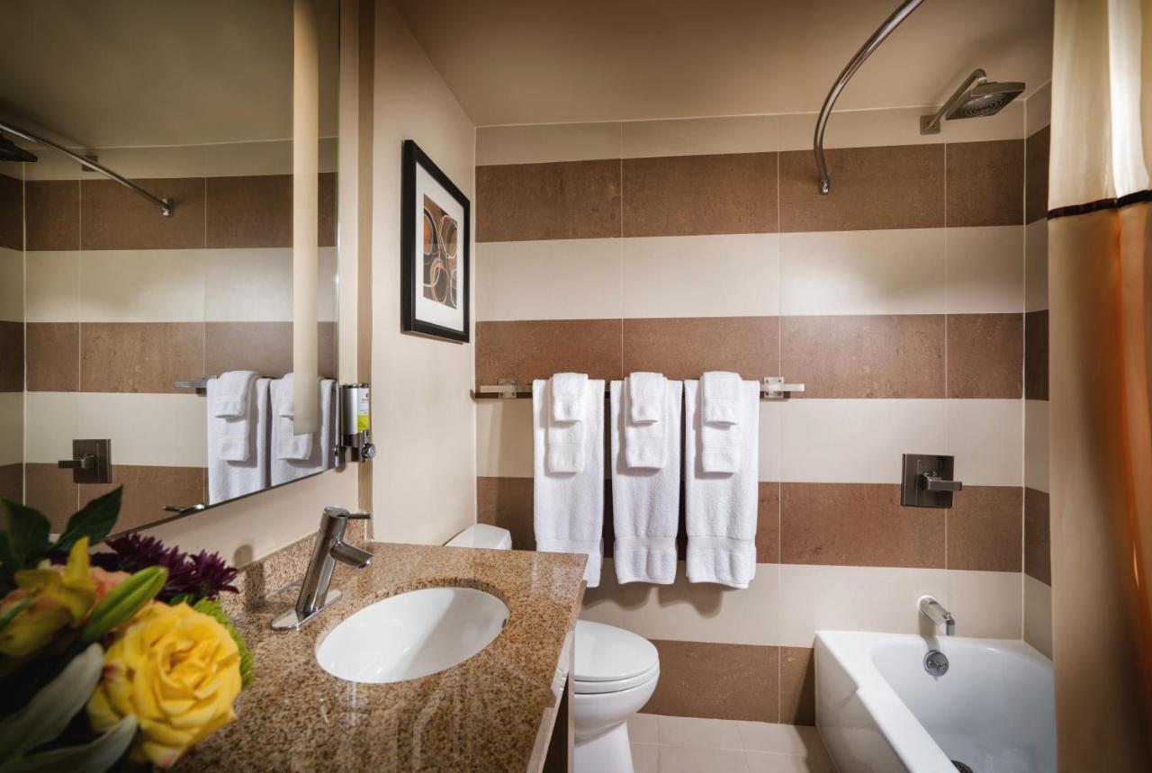 Double Room with Balcony at Staypineapple, Hotel Rose, Downtown Portland