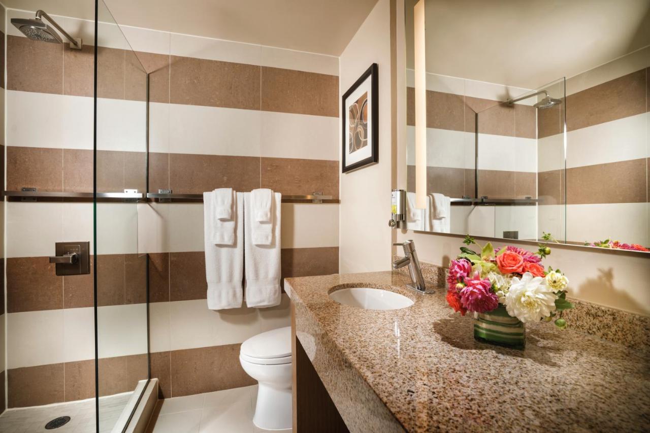 Standard Double Room at Staypineapple, Hotel Rose, Downtown Portland