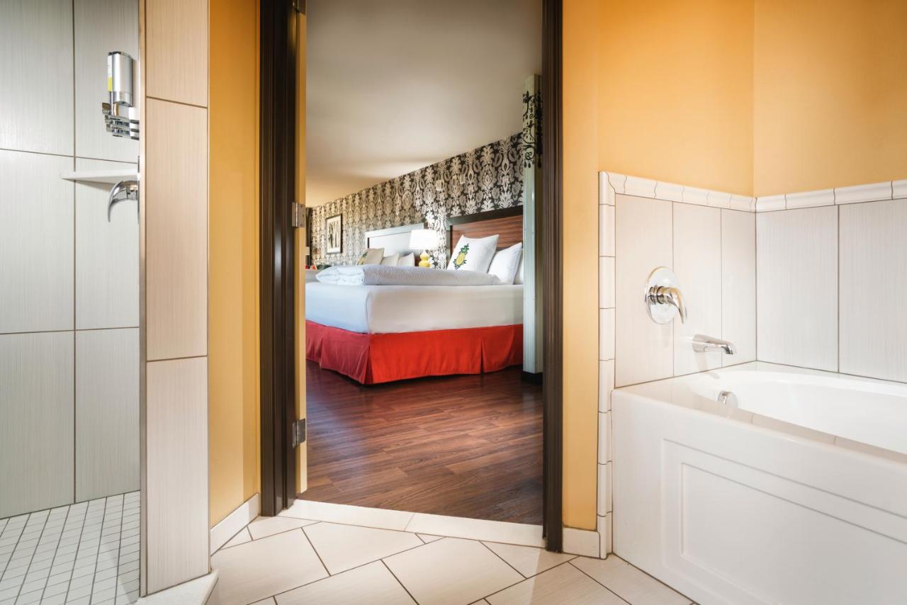 Suite with Two King Beds and Sofa Bed at Staypineapple, The Maxwell Hotel, Seattle Center Seattle