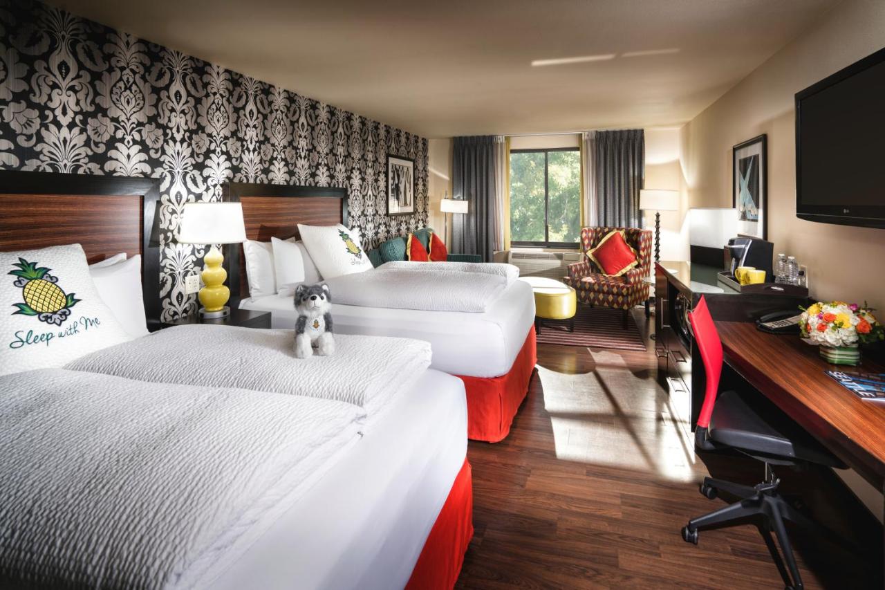 Junior Suite with City View at Staypineapple, The Maxwell Hotel, Seattle Center Seattle
