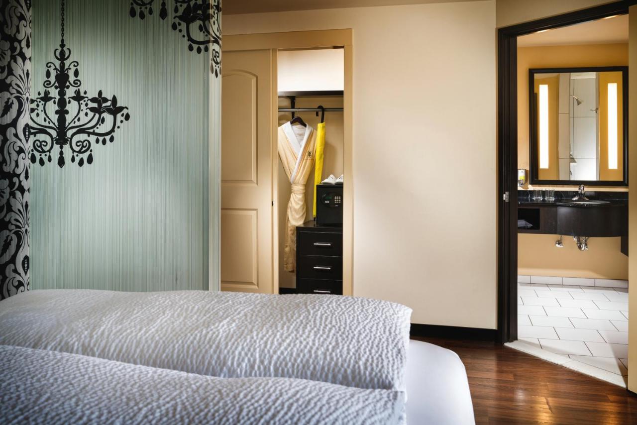 Junior Suite with City View at Staypineapple, The Maxwell Hotel, Seattle Center Seattle