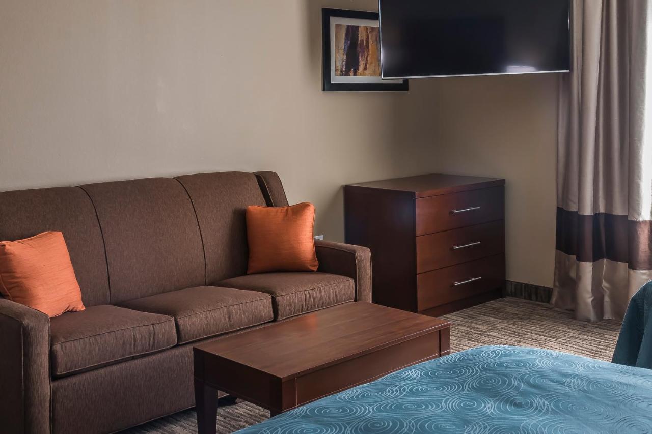 Queen Suite with Two Queen Beds and Sofa Bed at MainStay Suites Edinburg South