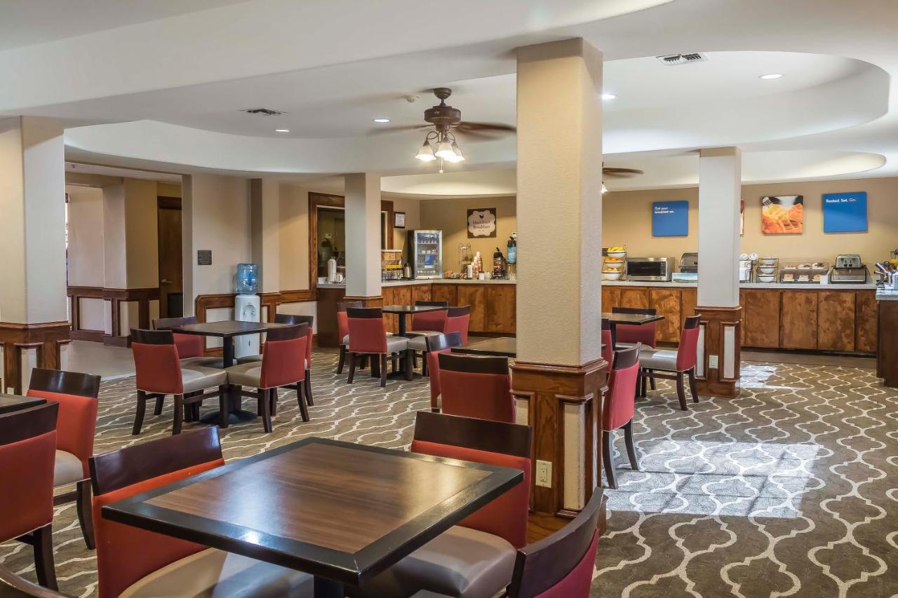 Queen Suite with Two Queen Beds and Sofa Bed at MainStay Suites Edinburg South