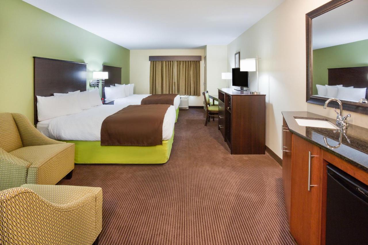 Deluxe Queen Room with Two Queen Beds - Non-Smoking at AmericInn by Wyndham Hartford SD