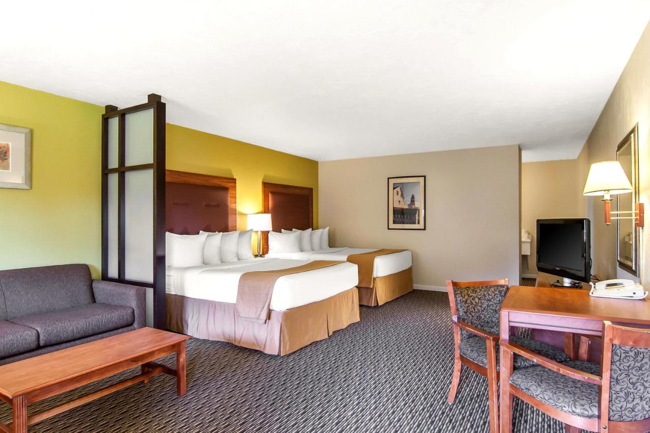 Queen Suite with Two Queen Beds - Non-Smoking at Quality Inn & Suites at Coos Bay