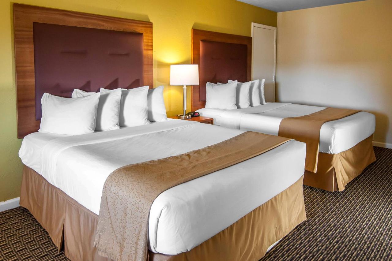 Queen Room with Two Queen Beds - Non-Smoking at Quality Inn & Suites at Coos Bay