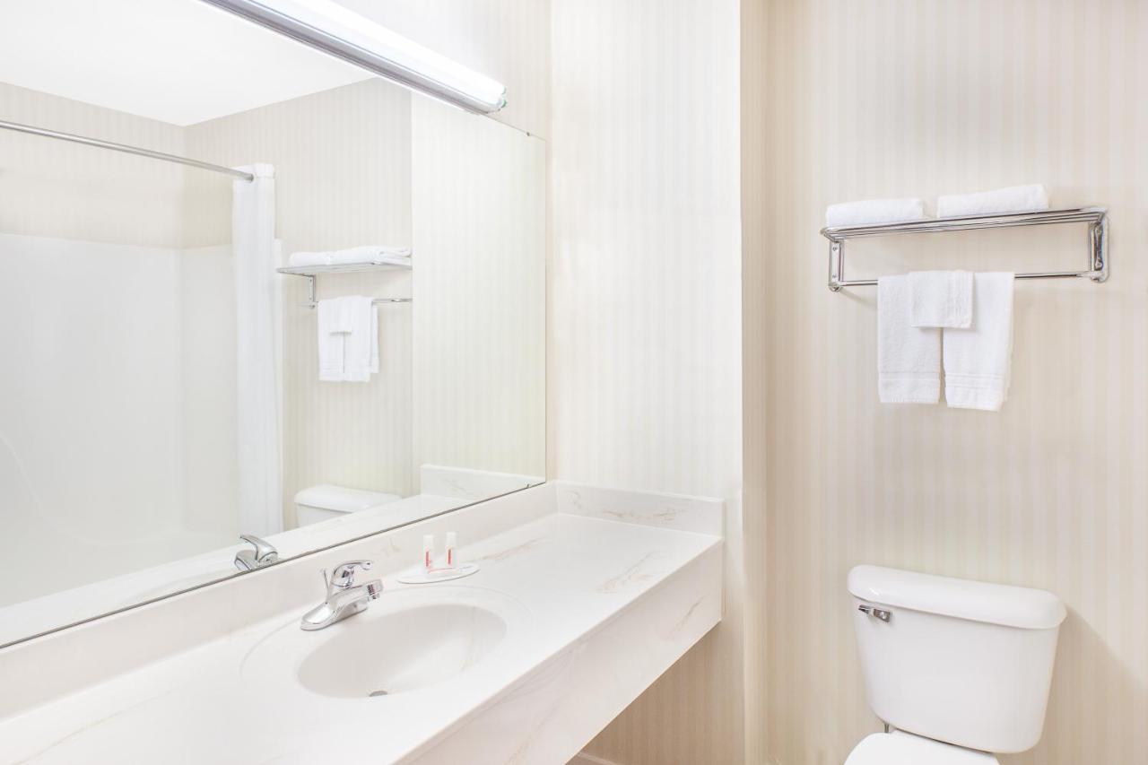 King Room - Mobility Access/Non-Smoking at Super 8 by Wyndham Lowell/Bentonville/Rogers Area