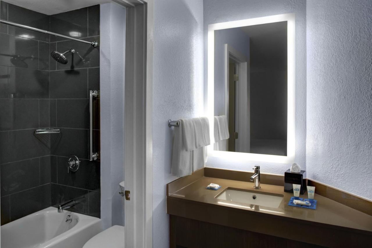 Two-Bedroom Suite at HYATT house Philadelphia/Plymouth Meeting