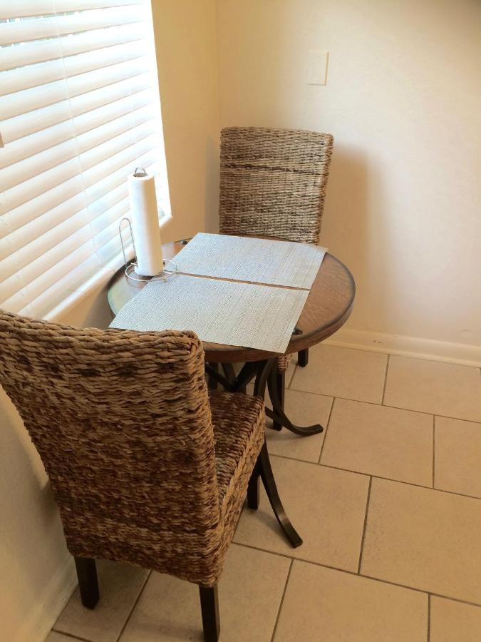 Deluxe Double Room at Great Escape Apartments by Lowkl