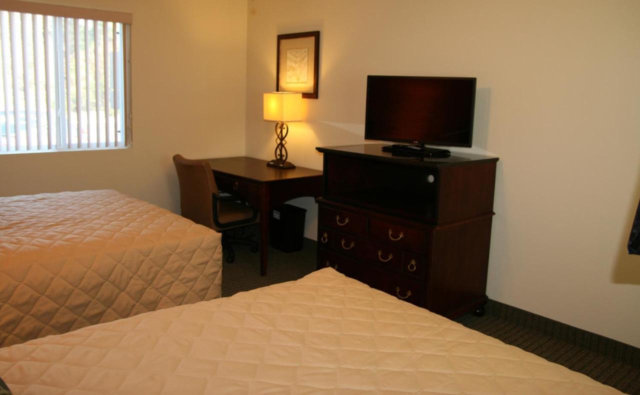 Standard Double Suite at Affordable Suites Mooresville LakeNorman