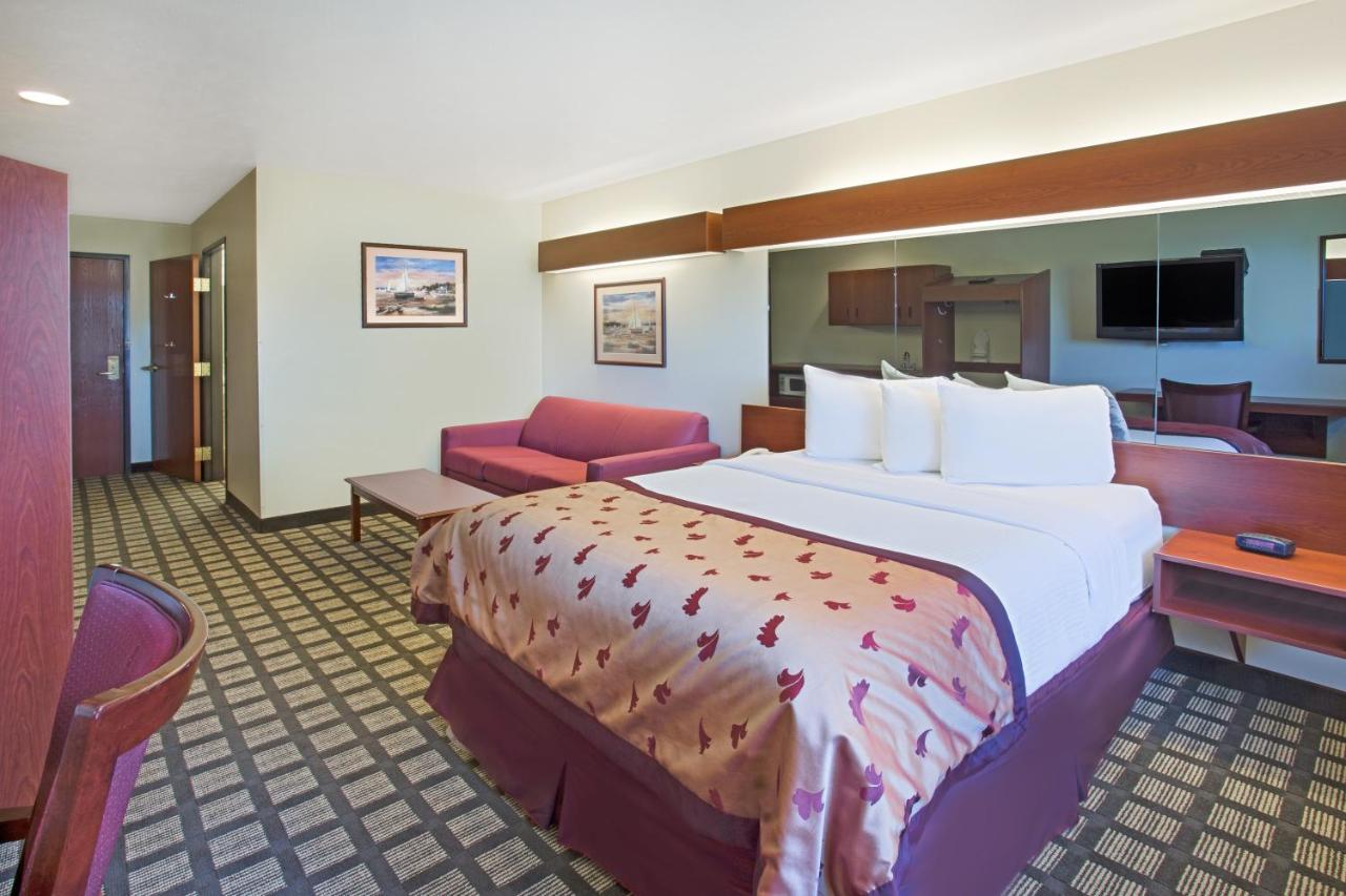 Queen Studio Suite - Non-Smoking at Microtel Inn & Suites by Wyndham Holland