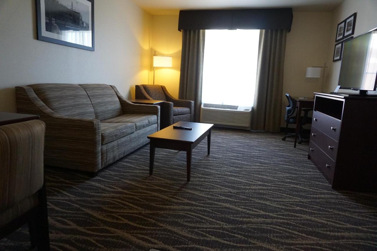 One-Bedroom Suite at Cobblestone Hotel & Suites – Chippewa Falls