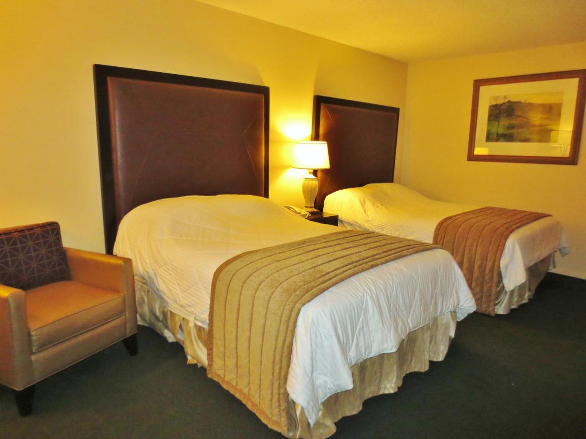 Double Room with Two Double Beds - Non-Smoking at Americas Inn