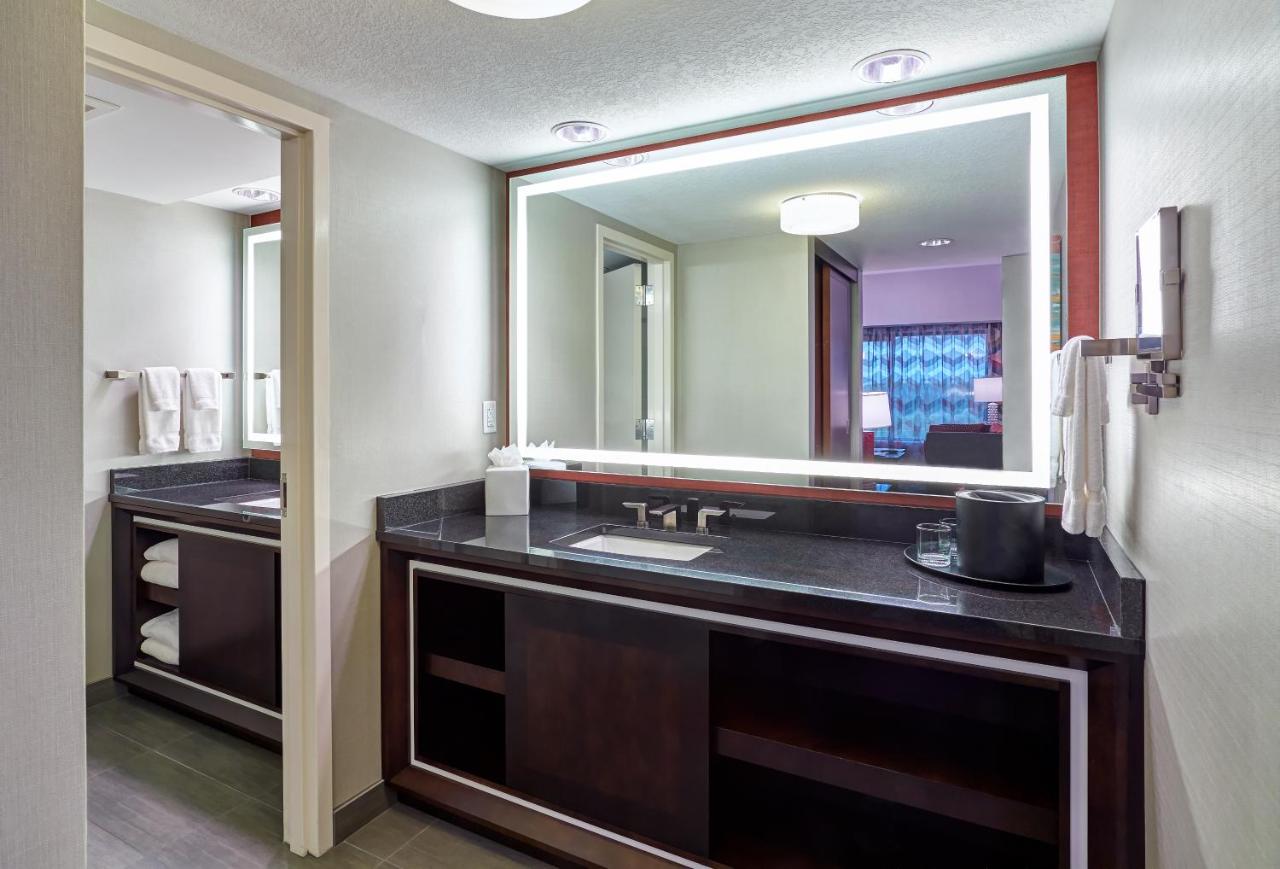 Junior Suite - Non-Smoking at Mystic Lake Casino Hotel
