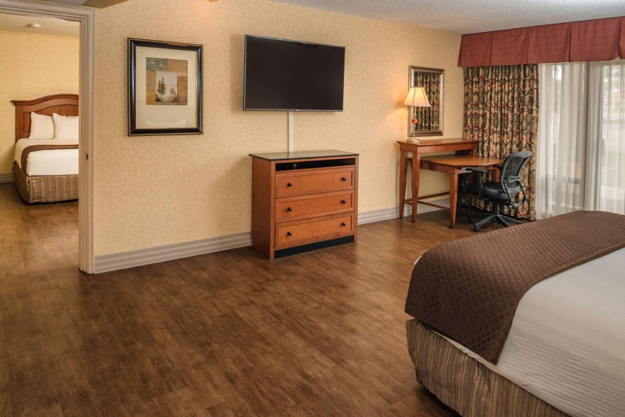 Family Suite at Red Lion Hotel Pasco Airport & Conference Center