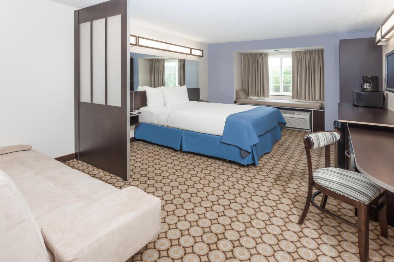 Queen Studio Suite -  Non-Smoking at Microtel Inn & Suites by Wyndham Elkhart