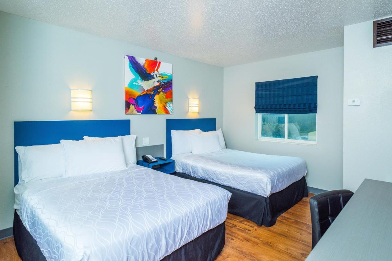 Standard Queen Room with Two Queen Beds - Non Smoking at Studio Z, an Ascend Collection Hotel