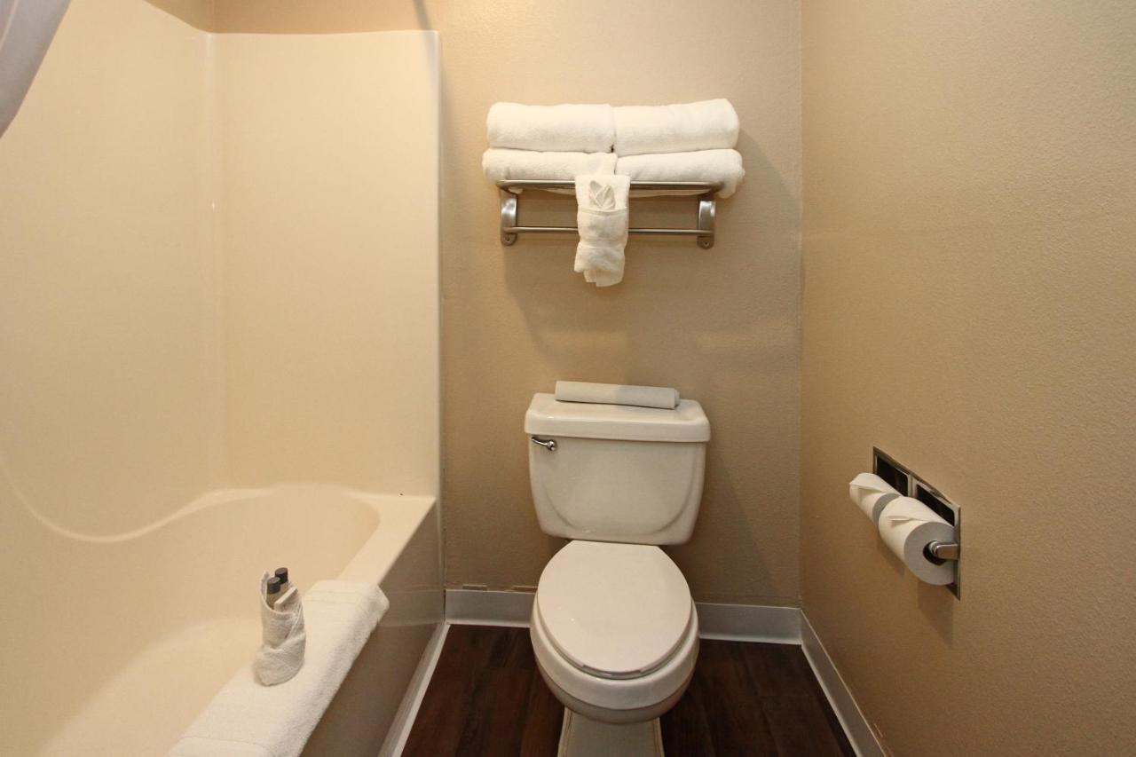 Double Queen Suite at New Victorian Suites