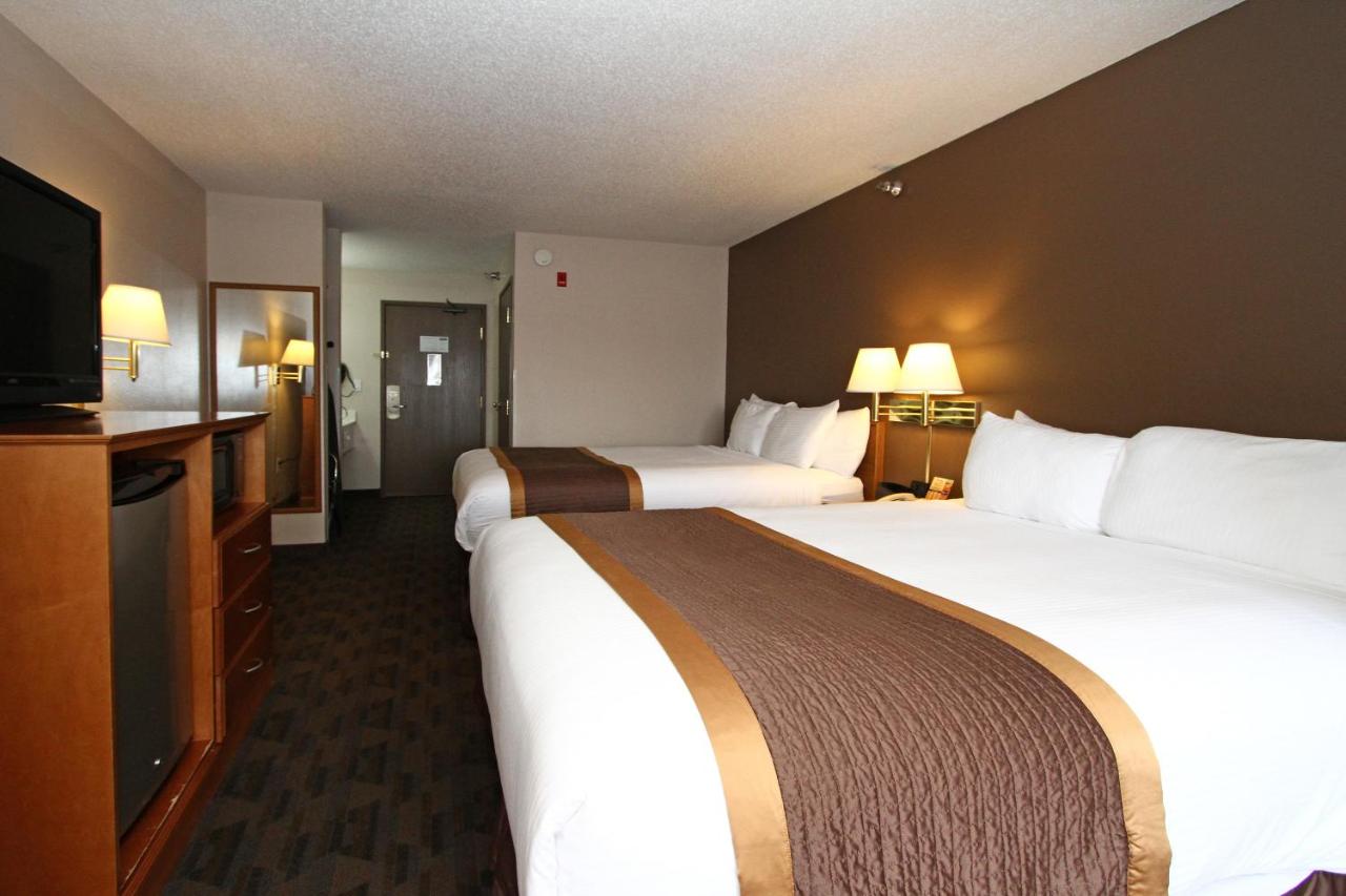 Double Queen Suite at New Victorian Suites