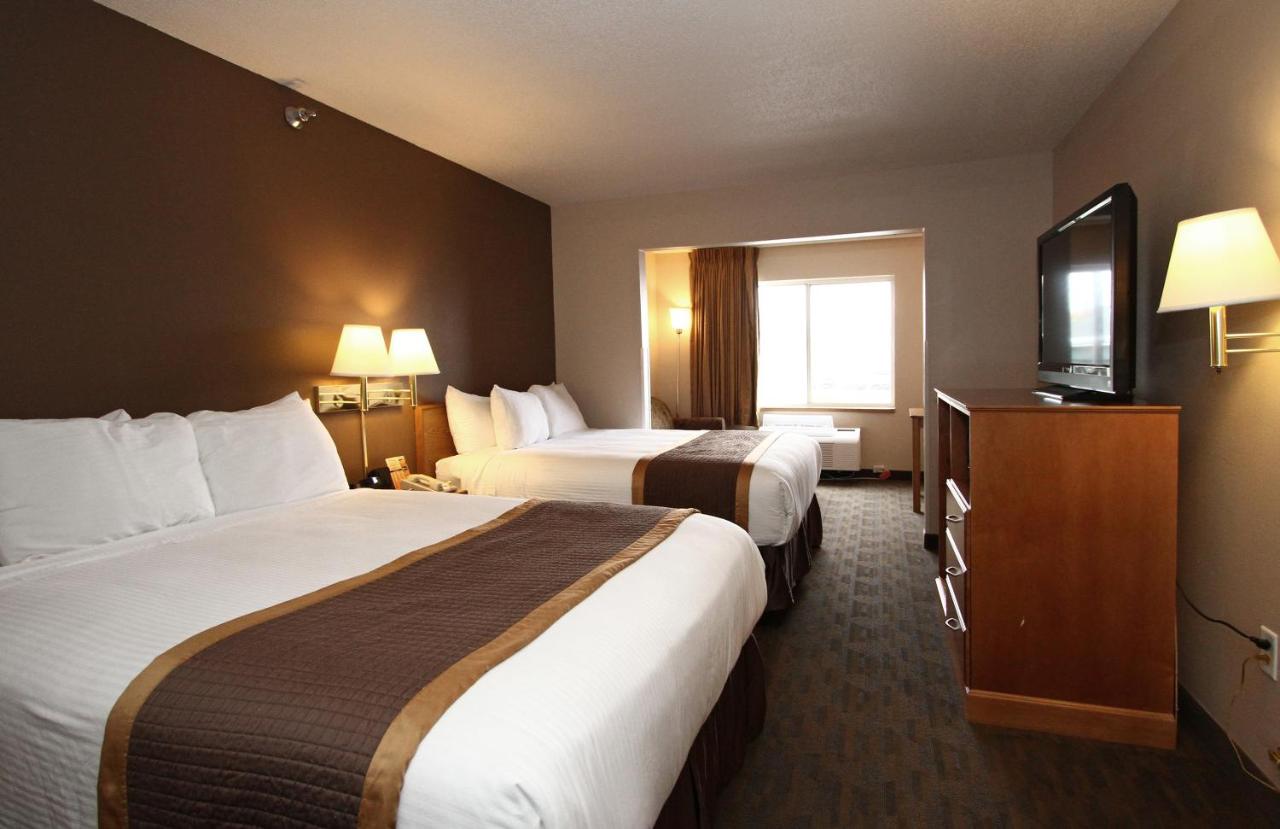 Double Queen Suite at New Victorian Suites