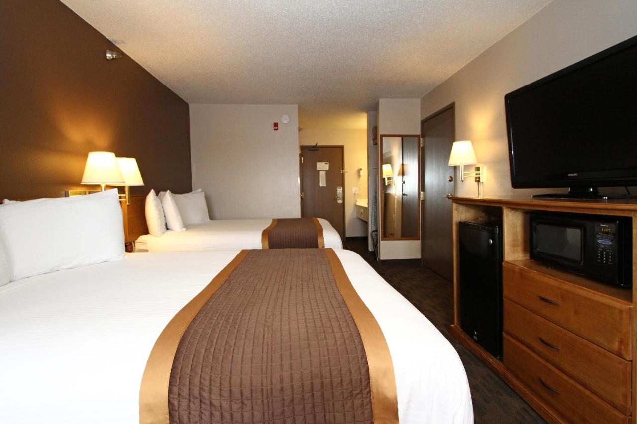 Double Queen Suite at New Victorian Suites