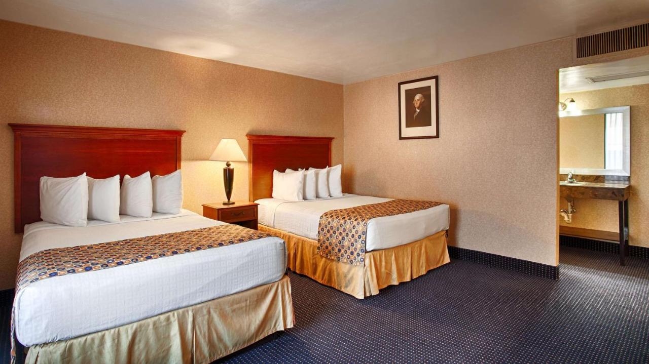 Deluxe Queen Room with Two Queen Beds - Non-Smoking at Comfort Inn Pentagon