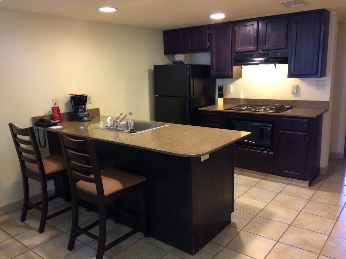 Two-Bedroom Suite at Markham House Suites - Little Rock Medical Center