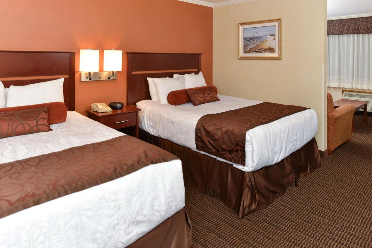 Queen Suite with Queen Beds - Non-Smoking at Best Western Plus Landmark Inn