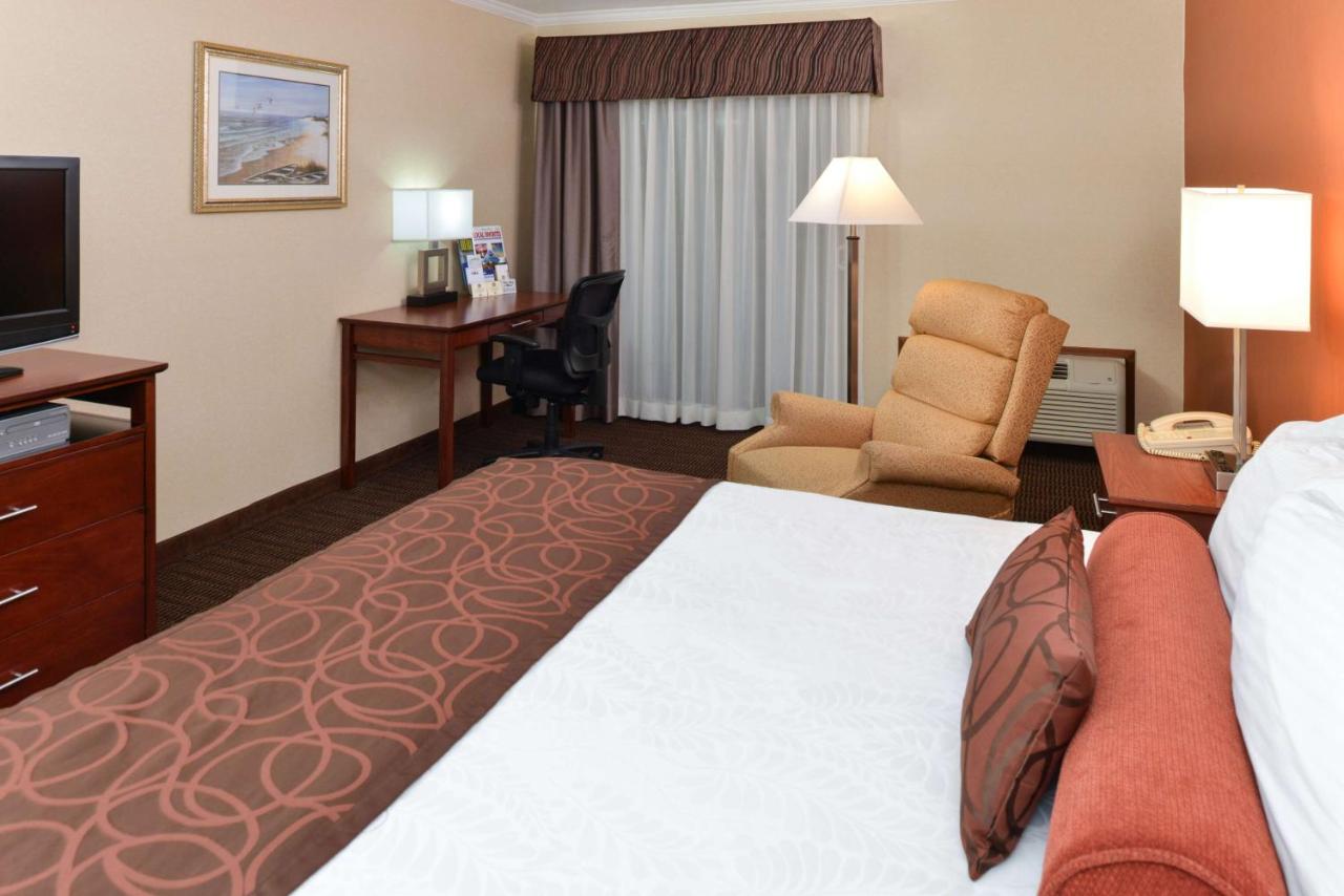 King Room with Balcony at Best Western Plus Landmark Inn
