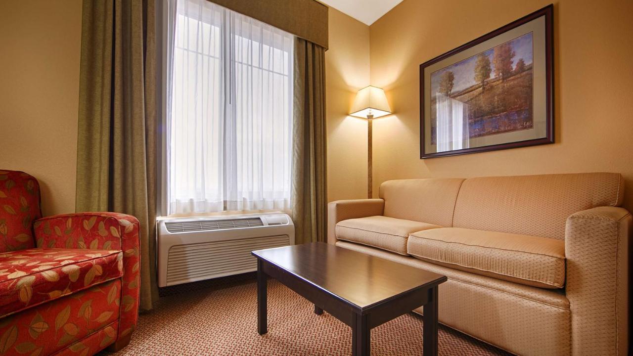 King Suite with Walk-in Shower - Disability Access at Best Western Plus Port of Camas - Washougal Convention Center