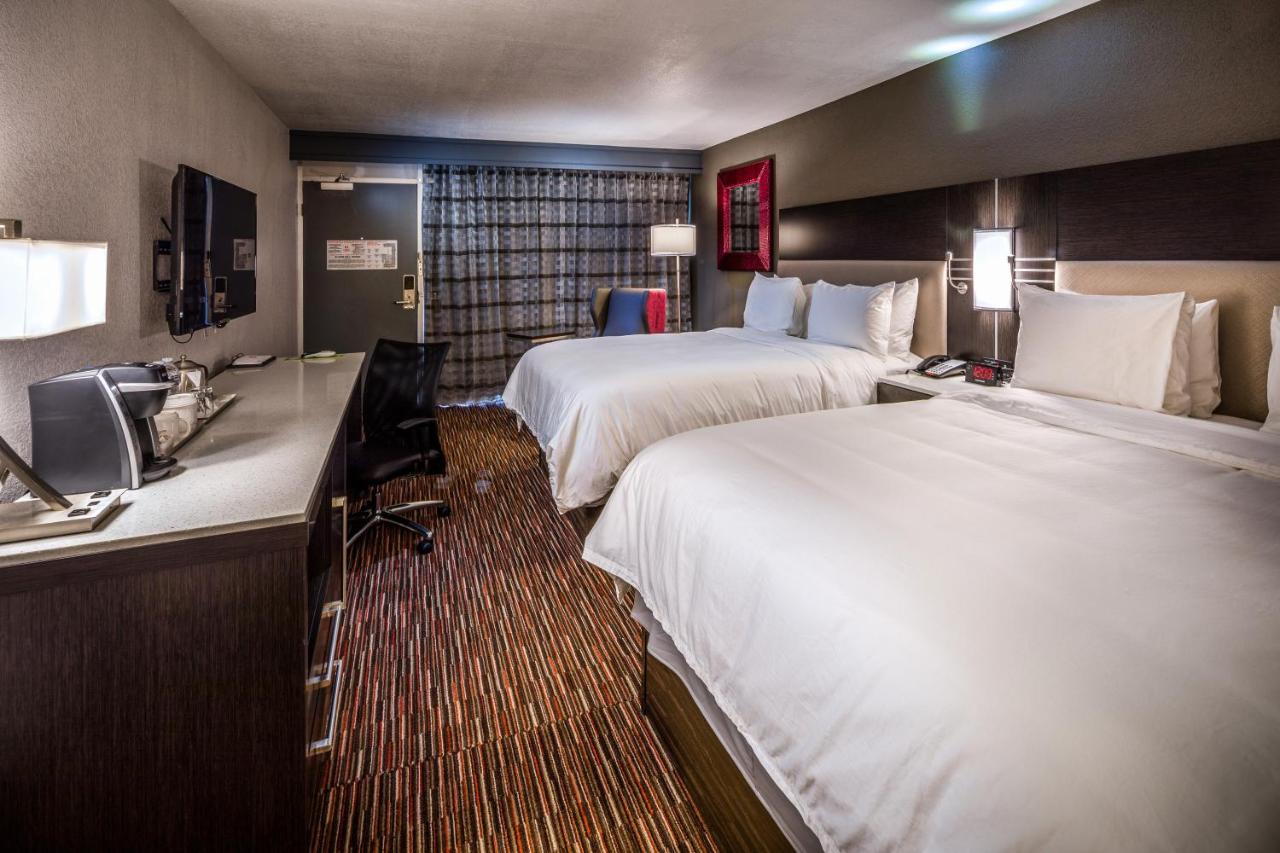 Queen Room with Two Queen Beds at Radisson Hotel Oakland Airport