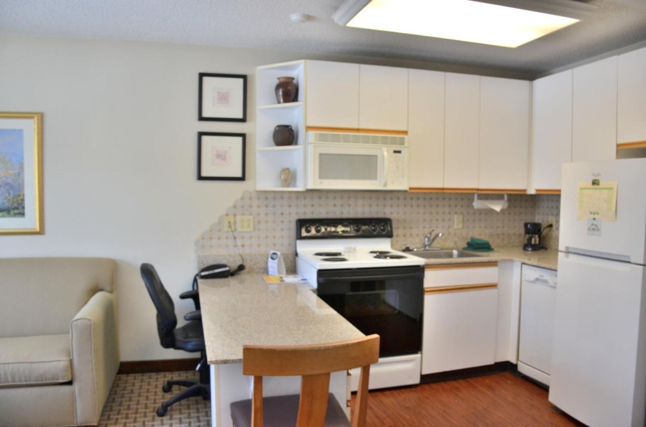 King Suite at Cresthill Suites Syracuse