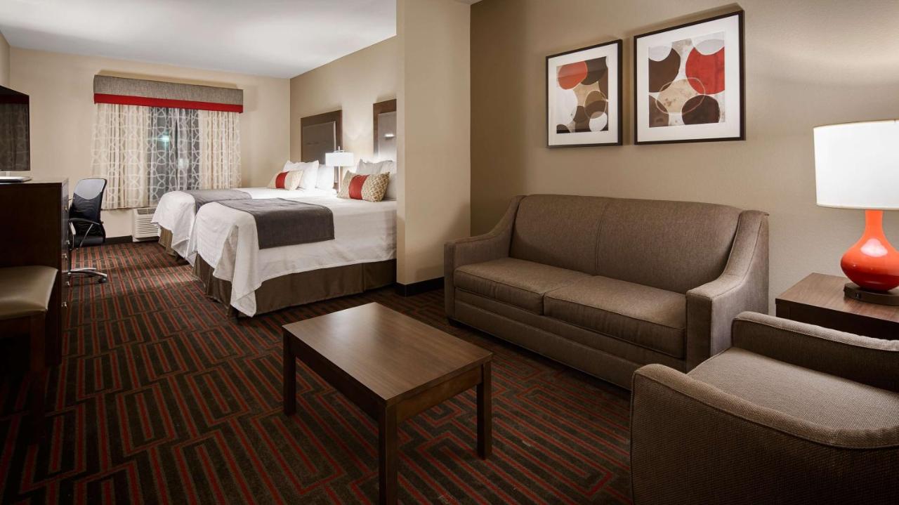 Queen Suite with Two Queen Beds at Best Western Plus Stevens County Inn