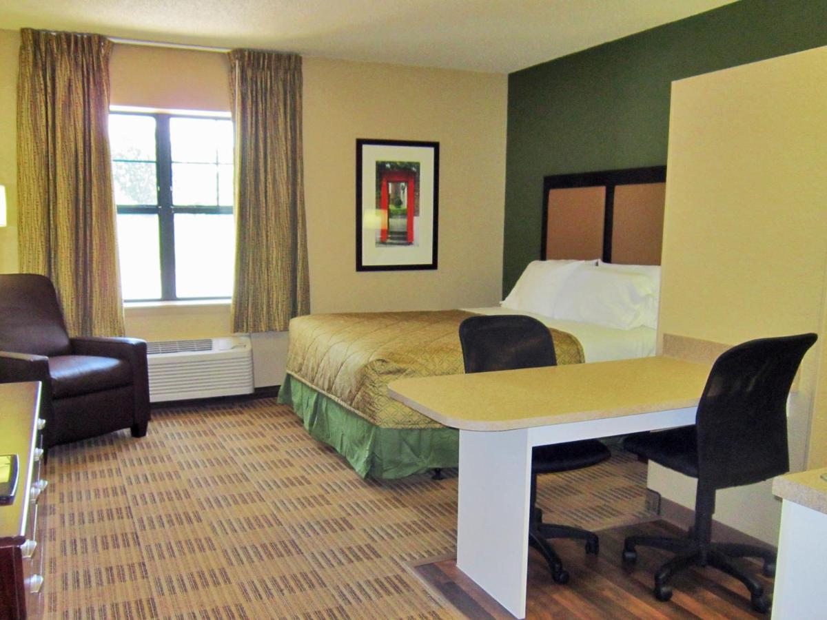 Queen Studio - Non-Smoking at Extended Stay America Suites Toledo Holland