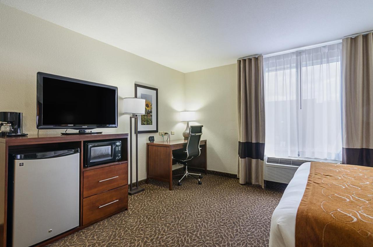 Double Suite with Two Double Beds at Quality Suites Springdale West I-49