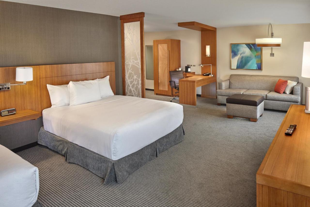 Queen Room with Two Queen Beds - Disability Access/Bathtub at Hyatt Place State College