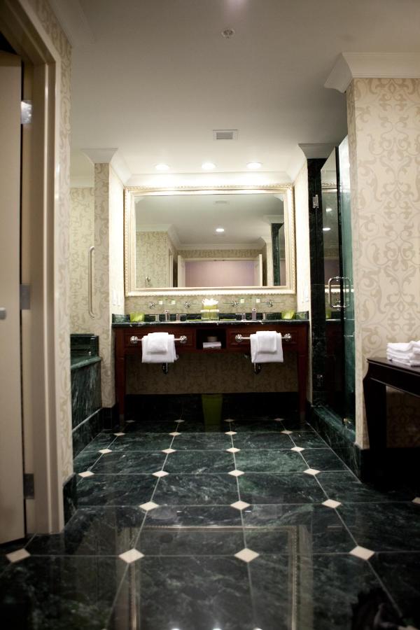 Superior King Suite at Town & Country Inn and Suites