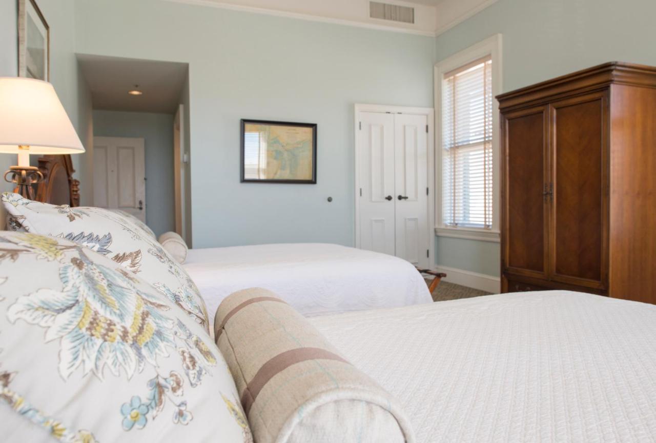 Standard Double Room with Two Double Beds at Fulton Lane Inn