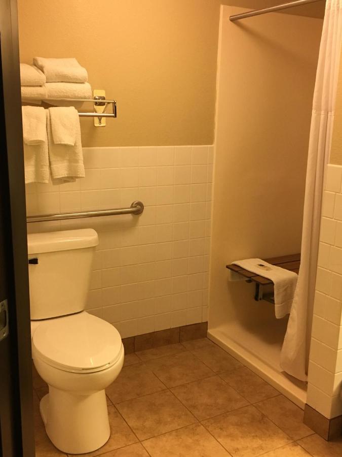 Queen Room - Mobility Access/Non-Smoking at AmericInn by Wyndham Menomonie